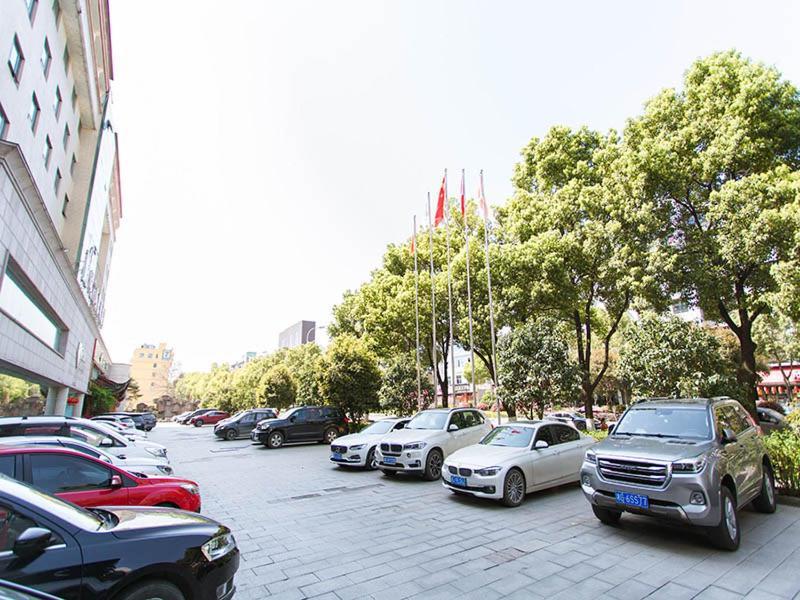 Vienna International Hotel Zhangjiajie Tianmen Mountain Exterior photo