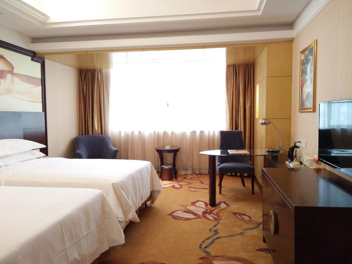 Vienna International Hotel Zhangjiajie Tianmen Mountain Exterior photo